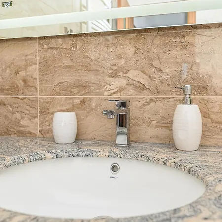 The Mountain Nest Апартаменты Брашов